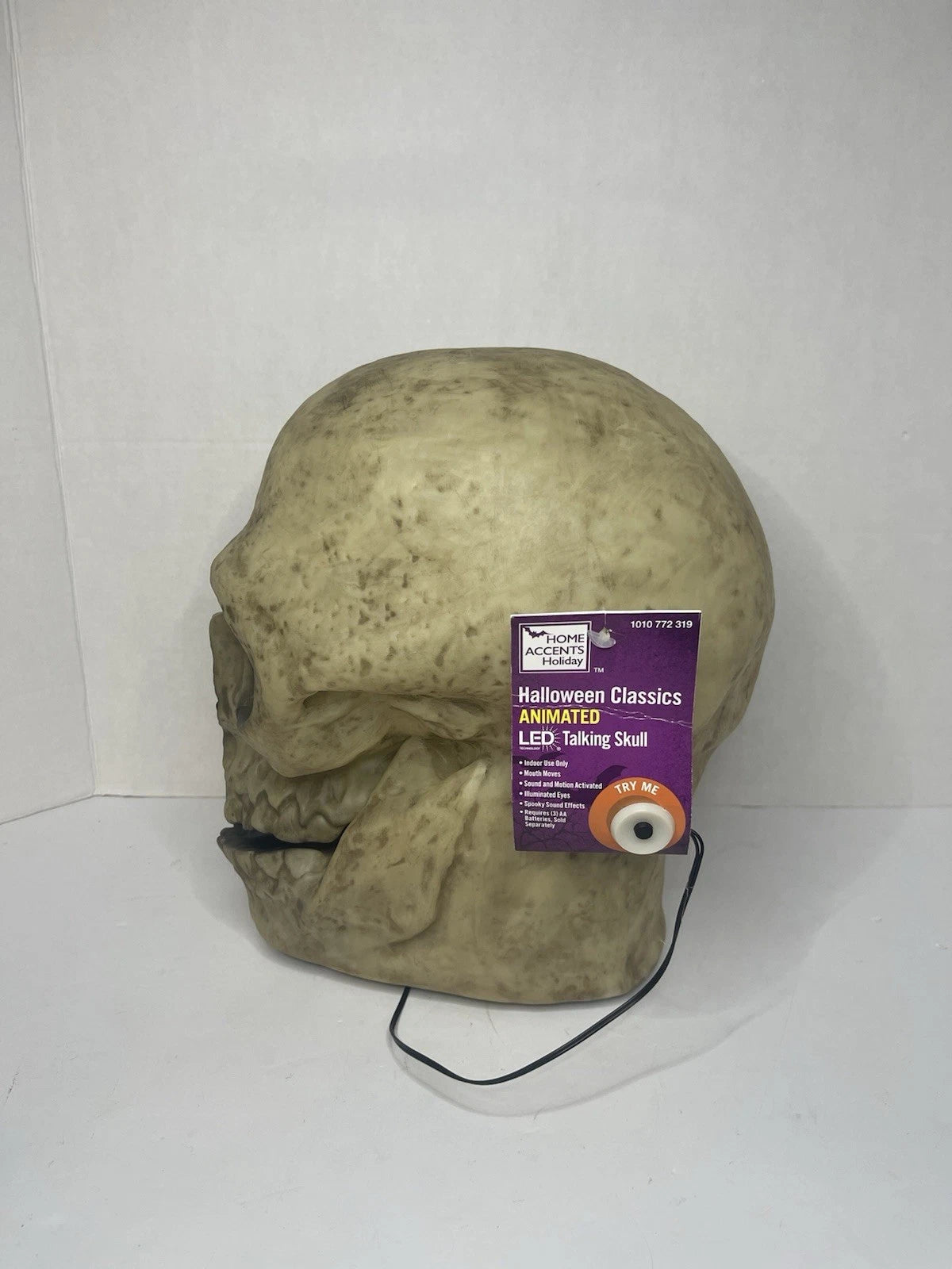New With Tags - Gemmy Halloween Rotten Skull With Phrases Animated Talking Skull