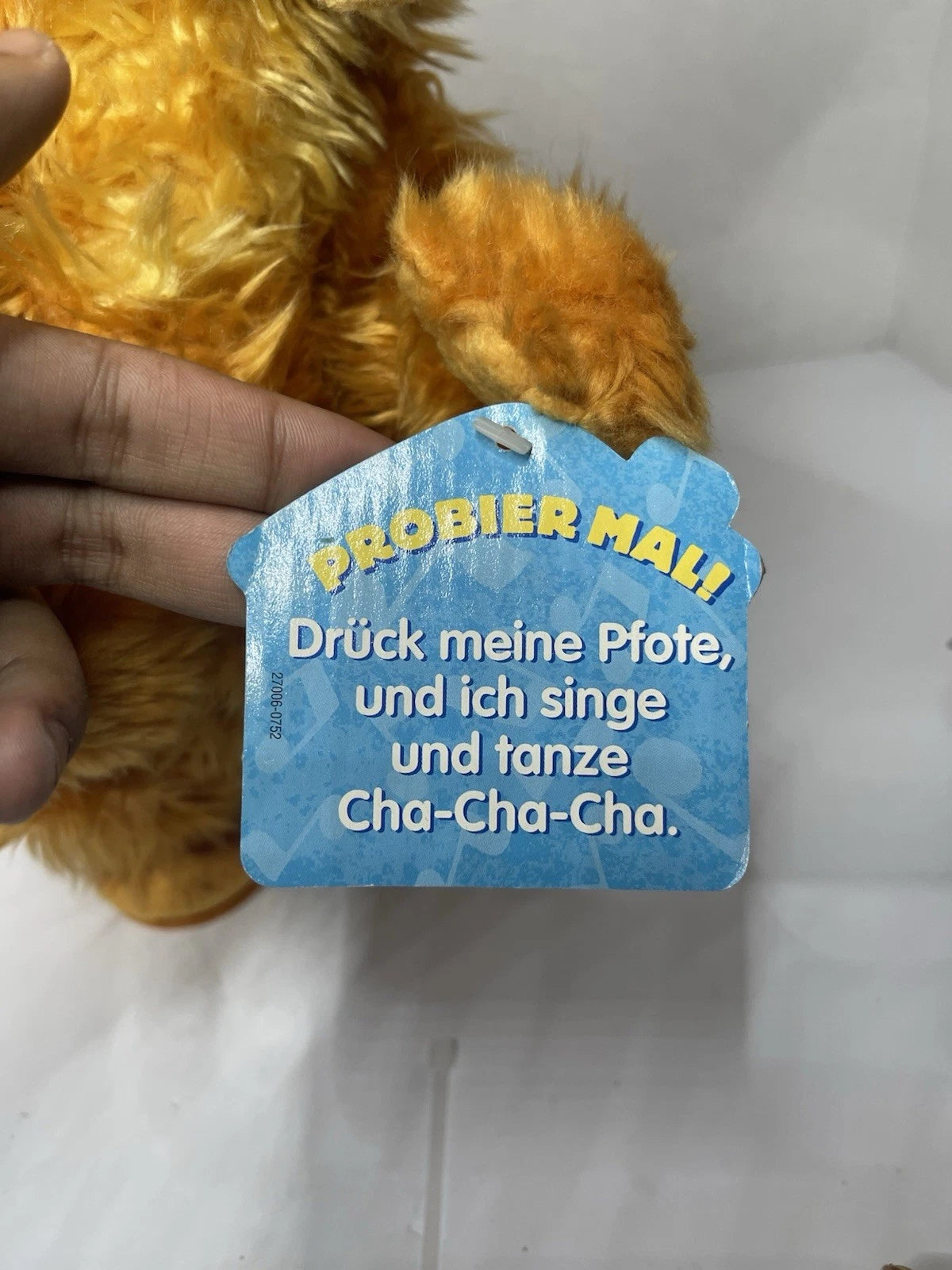 See Video - 1999 Fisher Price CHA CHA BÄR Bear In The Big Blue House (German)